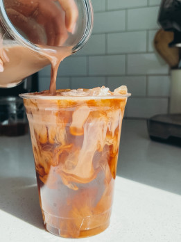 chocolate cream cold brew starbucks drink